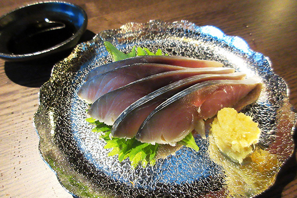 青魚の刺身